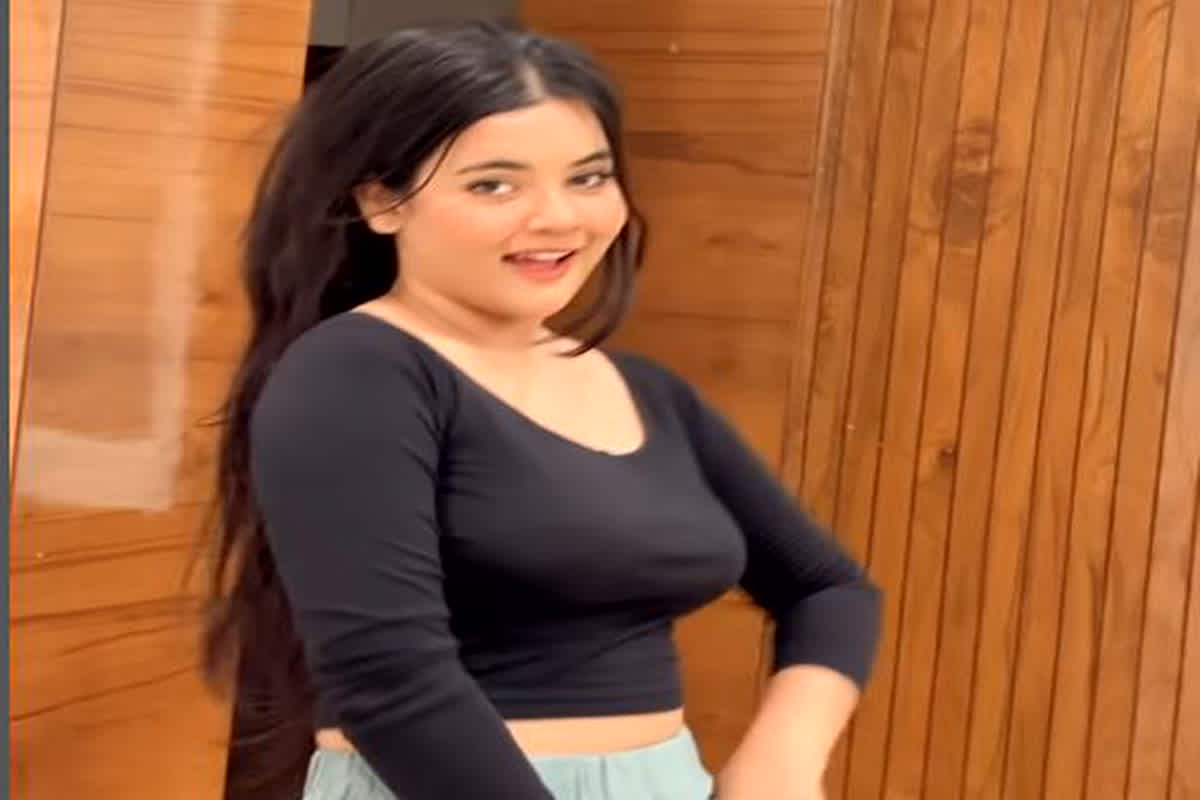 Gungun Gupta Sexy Videos