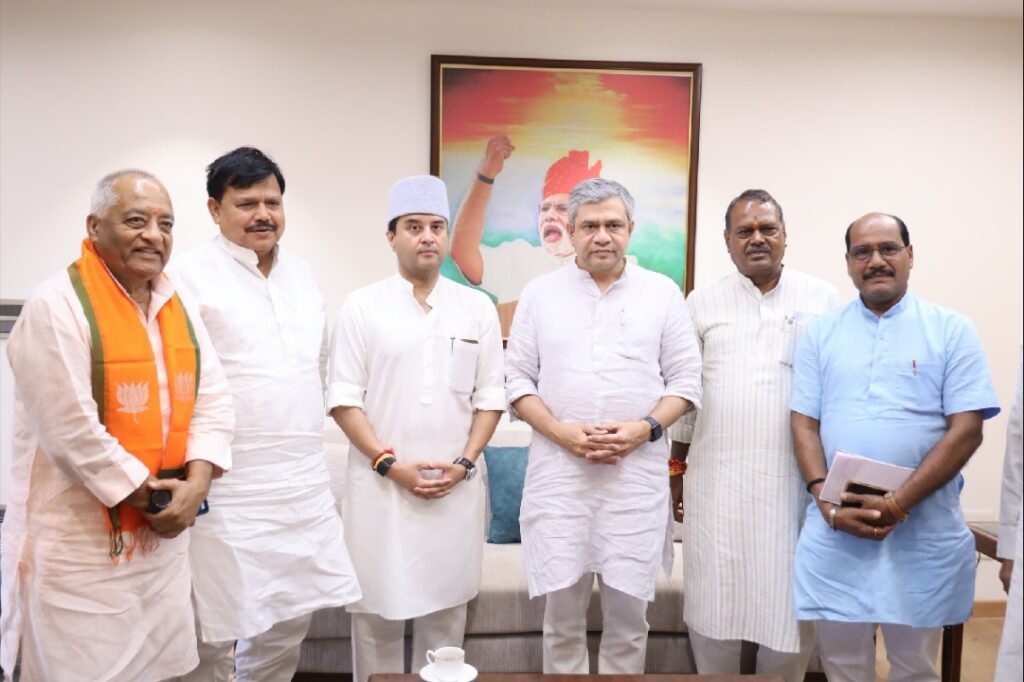 Jyotiraditya Scindia met Ashwini Vaishnav