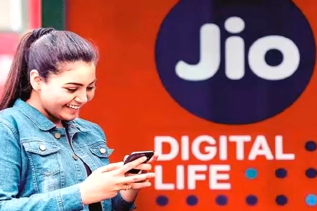 Jio New Year Welcome Plan: जियो का न्यू ईयर वेलकम प्लान हुआ लॉन्च, 200 दिन की वैलिडिटी के साथ यूजर्स को मिलेंगे कई धमाकेदार ऑफर