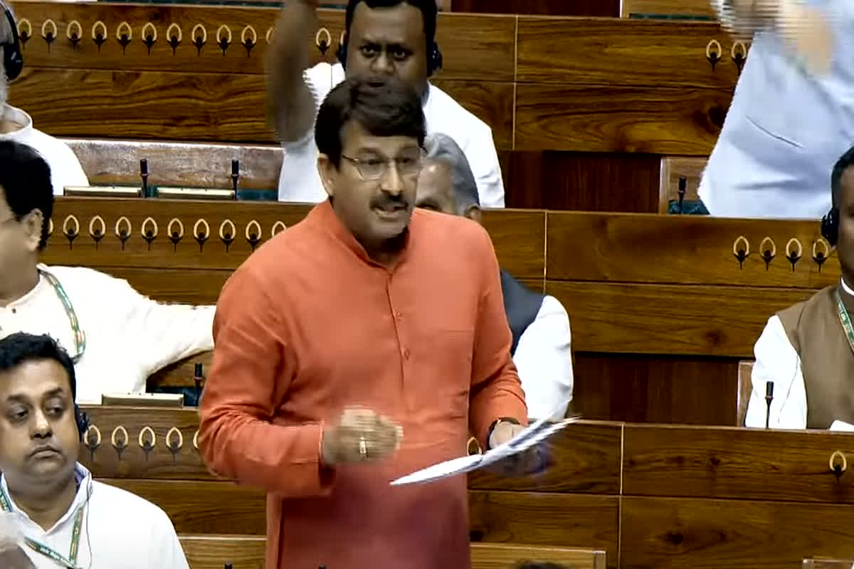 Parliament Session 2024: ‘जनता को गुमराह करने की जगह नहीं है संसद’, सांसद मनोज तिवारी ने विपक्ष पर जमकर बोला हमला