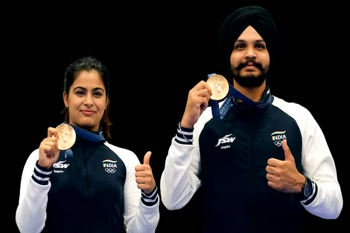 Paris Olympic 2024: मनु भाकर ने फिर बढ़ाया देश का मान, सरबजोत स‍िंह के साथ मिलकर जीता एक और मेडल