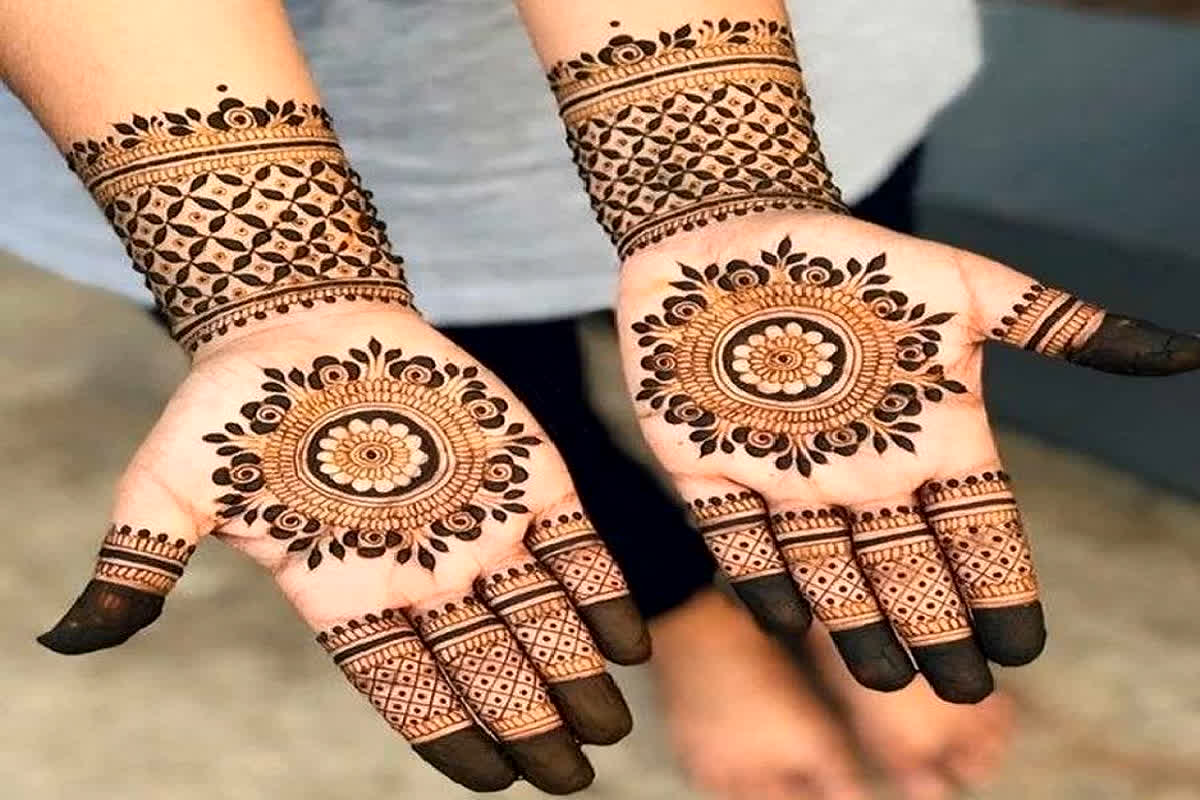 Circle Design Mehndi: कम समय में ट्राई करें मेहंदी की ये सर्कल डिजाइन, हर फेस्टिवल के लिए परफेक्ट है