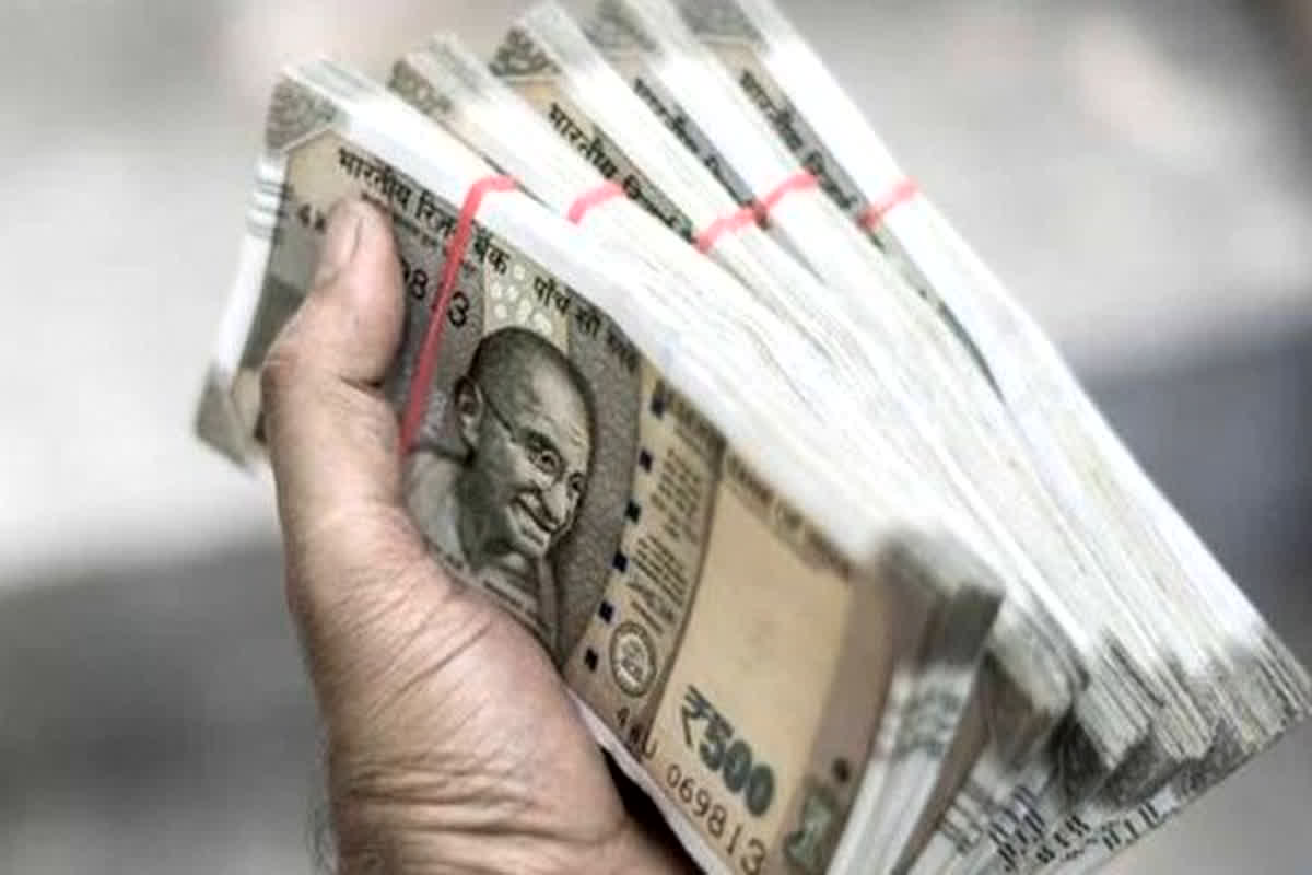 Minimum Balance Penalty: कहीं आपका भी तो खाली नहीं हो गया बैंक अकाउंट! इन सरकारी बैंकों ने खाताधारकों से वसूले 8500 करोड़ रुपए…