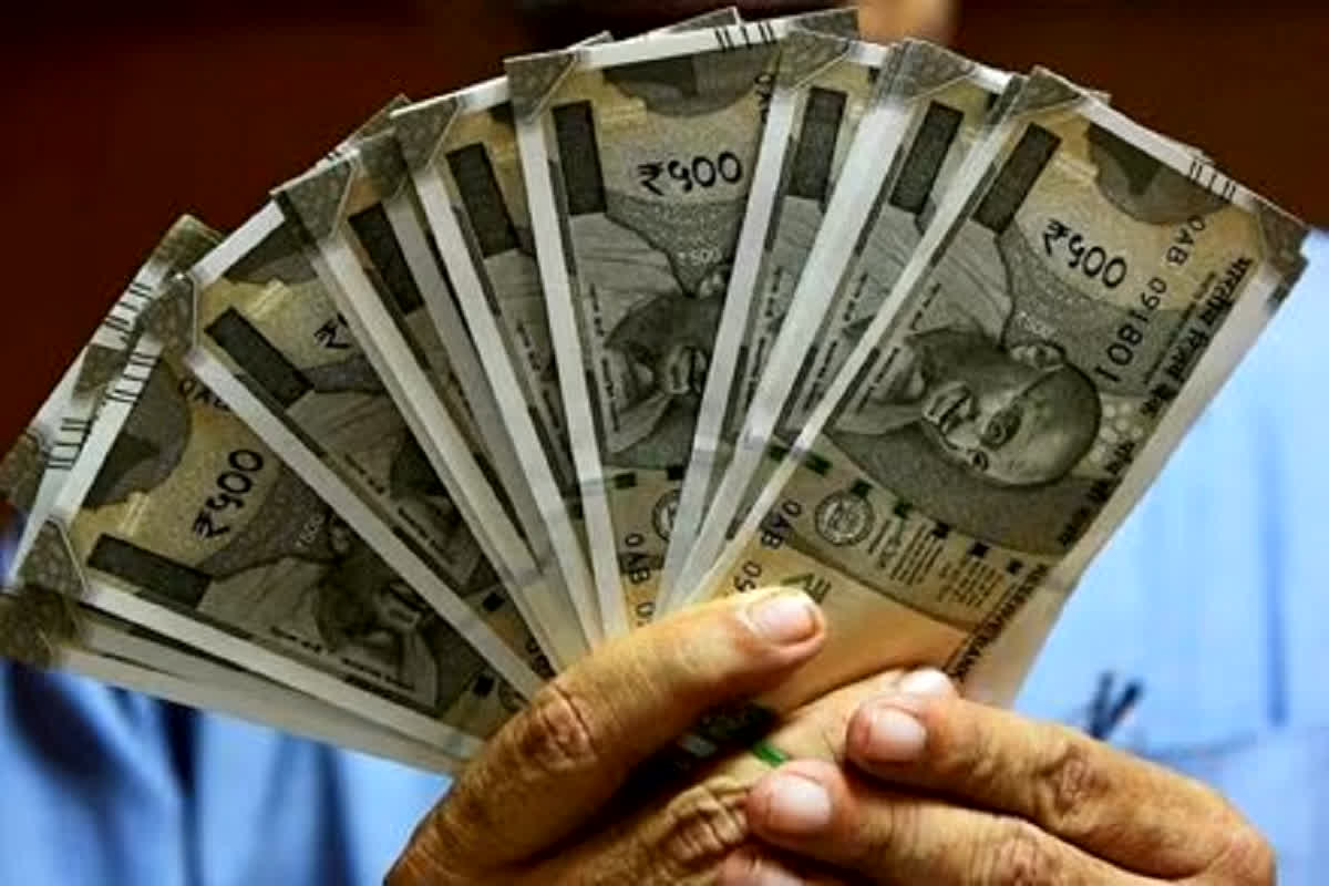 PM Mudra Yojana: बेरोजगार युवाओं को खुद का व्यवसाय शुरू करने के लिए 20 लाख रुपए तक का लोन देगी मोदी सरकार, जानें कौन होंगे पात्र और कैसे करें आवेदन