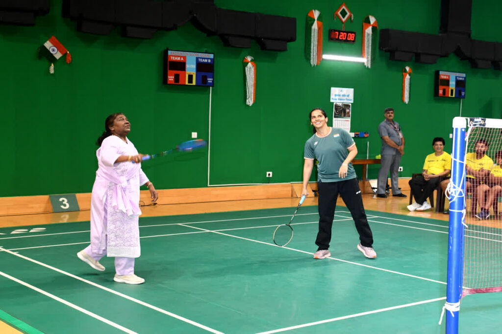 President Murmu Played Badminton