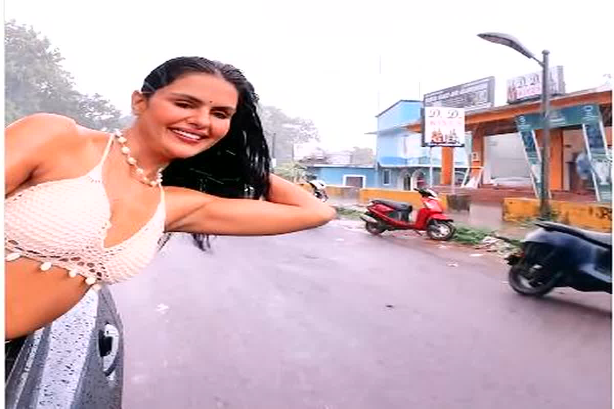 Priyanka Chahar Choudhary Hot Video: व्हाइट बिकिनी में प्रियंका चहर चौधरी ने दिए कातिलाना पोज, वीडियो देख उड़े सभी के होश