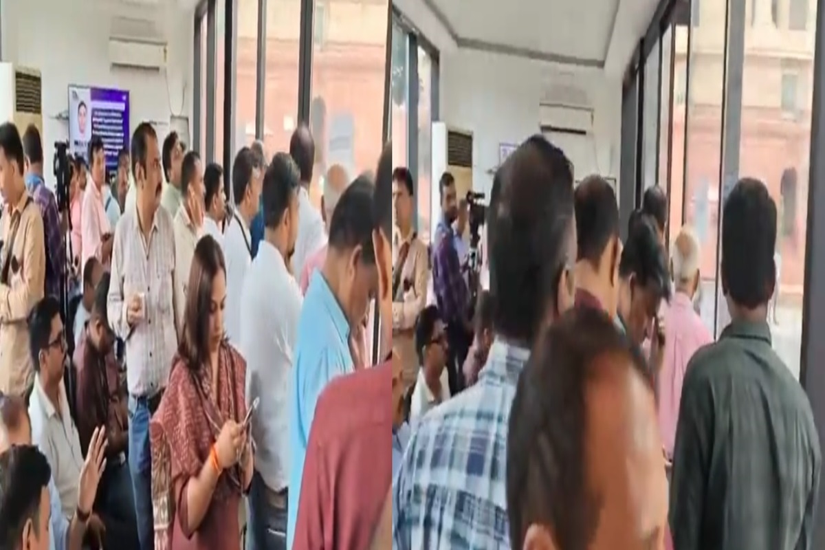 Journalists Ban in Parliament Premises: पिंजड़े में बंद पत्रकार..! संसद भवन परिसर में पत्रकारों की एंट्री पर लगी रोक, देखें वीडियो