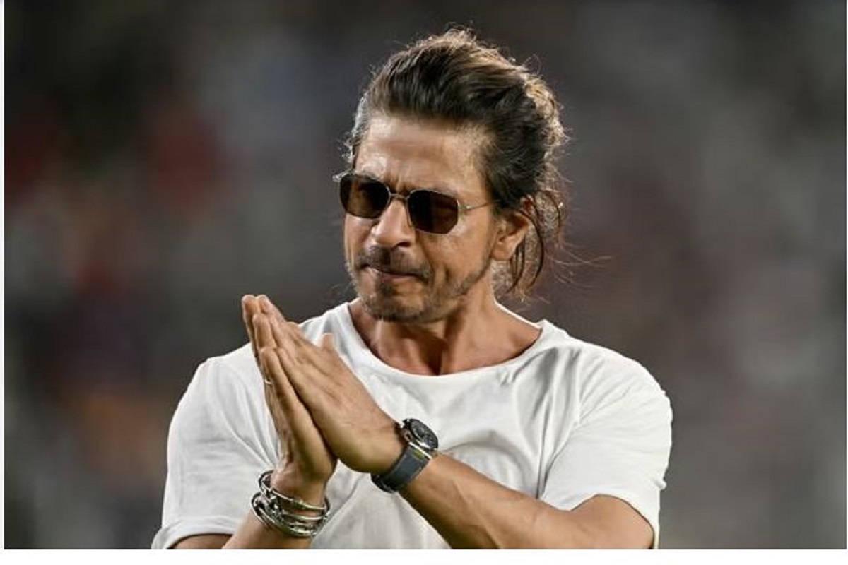 Shahrukh Khan left for us for cataract remedy