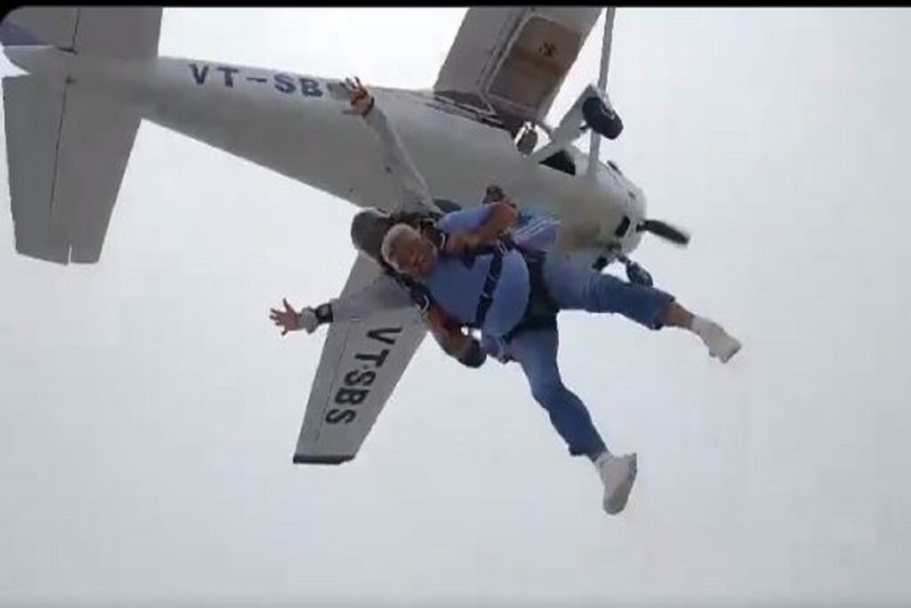 Union Tourism Minister Gajendra Singh Shekhawat does skydiving