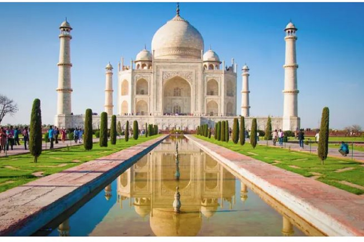 Taj Mahal me jalabhishek: ताजमहल के ‘तेजोमहालय’ होने का दावा, जलाभिषेक की अनुमति देने के लिए अदालत में याचिका दायर