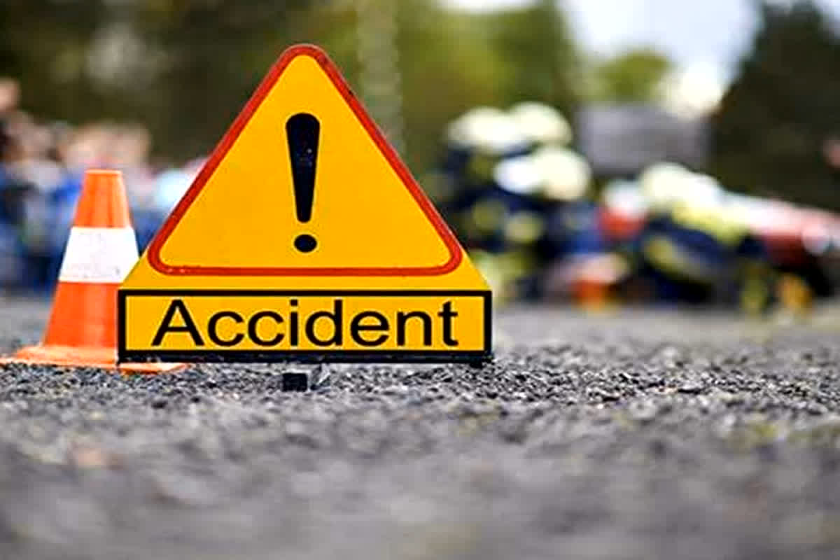Road Accident: राजधानी में बड़ा हादसा, दो मोटरसाइकिल जबरदस्त की टक्कर, तीन लोगों की दर्दनाक मौत