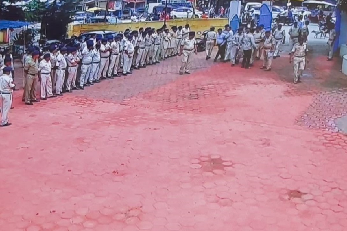 SDM पर कांग्रेस कार्यकर्ता को थाने में बुलाकर पीटने के आरोप! वायरल हो रहा CCTV का वीडियो