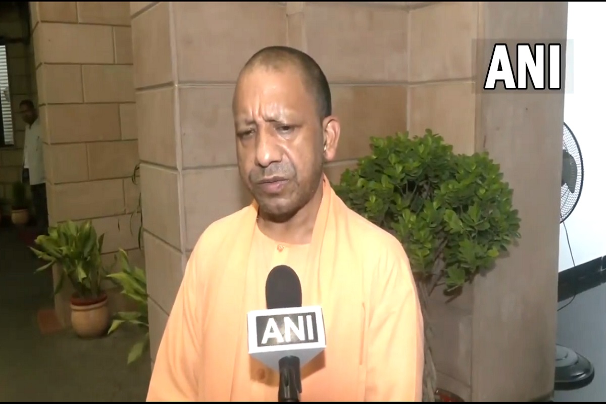 Hathras Stampede: हाथरस हादसे में कैसे गई 116 लोगों की जान? सीएम योगी ने खुद दी घटना की जानकारी, इधर PM मोदी ने भी किया मुआवजे का ऐलान