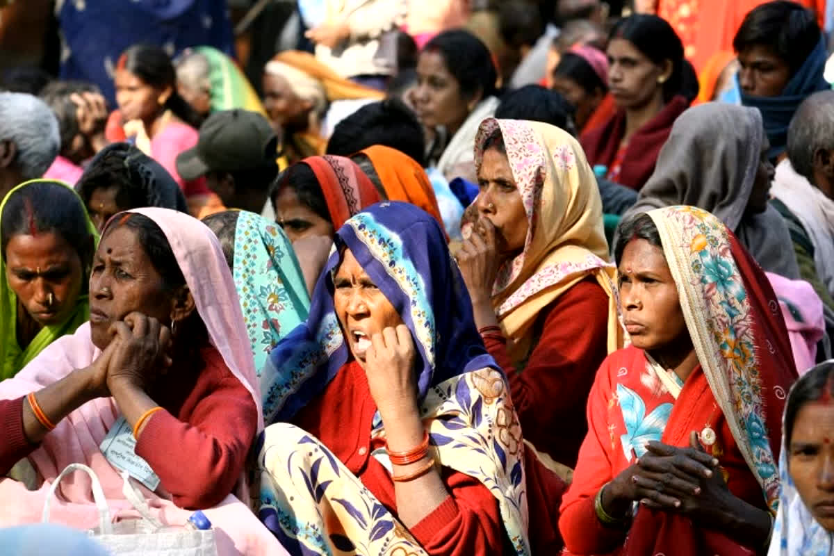 Sarkari Yojana: इस योजना के तहत घर बनाने में विधवा और एकल महिलाओं की मदद करेगी सरकार, मिलेंगे इतने लाख रुपए