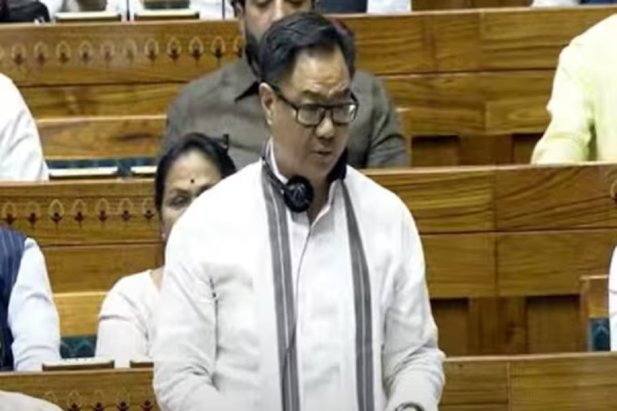 Waqf Board Amendment Bill : लोकसभा में वक्फ संशोधन बिल पेश, किरेन रिजिजू के बिल रखते ही सदन में हंगामा, विपक्ष ने जताई तीखीं आपत्ति