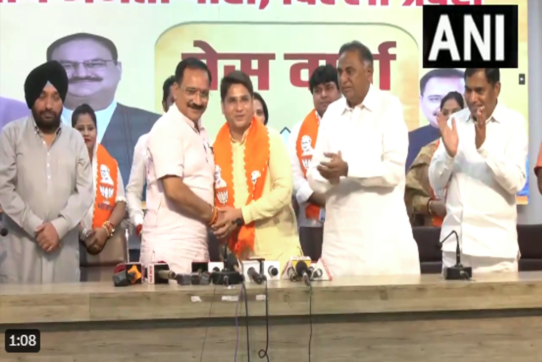 Today News Live Update 25 August 2024 : दिल्ली के पांच आप पार्षदों ने थामा बीजेपी का दामन, वीरेंद्र सचदेवा ने दिलाई सदस्यता
