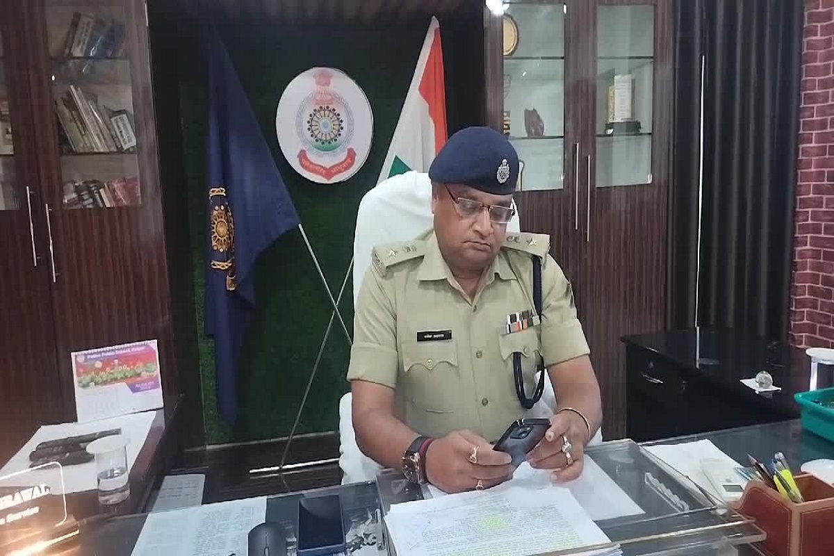 एसपी ने दो पुलिसकर्मियों को किया बर्खास्त, भारी पड़ी लापरवाही, विभाग में मचा हड़कंप