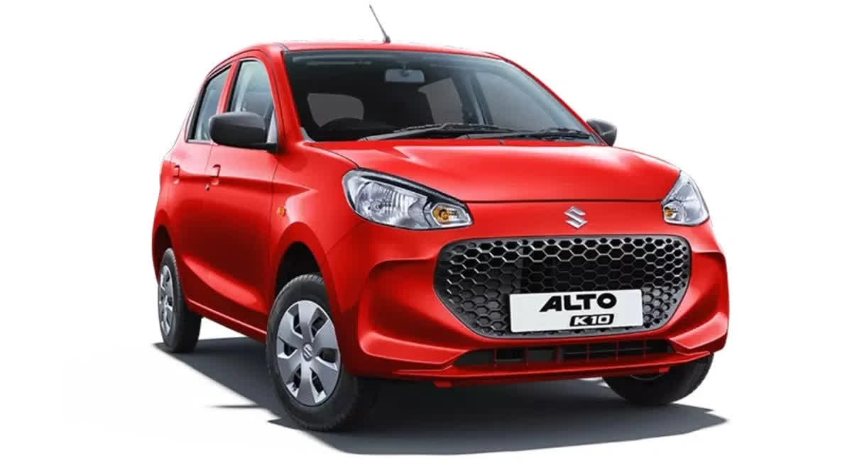 Maruti Alto K10 मारुति ऑल्टो के10 का ऑटोमेटिक वेरिएंट VXI मॉडल पर बेस्ड है। इसमें 1 लीटर का पेट्रोल इंजन मिलता है, जो 57PS की पावर और 82Nm का टॉर्क जेनरेट करता है। इसकी कीमत 5.51 लाख रुपए है।इसमें डुअल एयरबैग, ईबीडी के साथ एबीएस, रिवर्सिंग कैमरा, मल्टी-फंक्शन स्टीयरिंग व्हील जैसे फीचर्स मिलते हैं। ये कार 24 किलोमीटर प्रतिलीटर का माइलेज देती है।