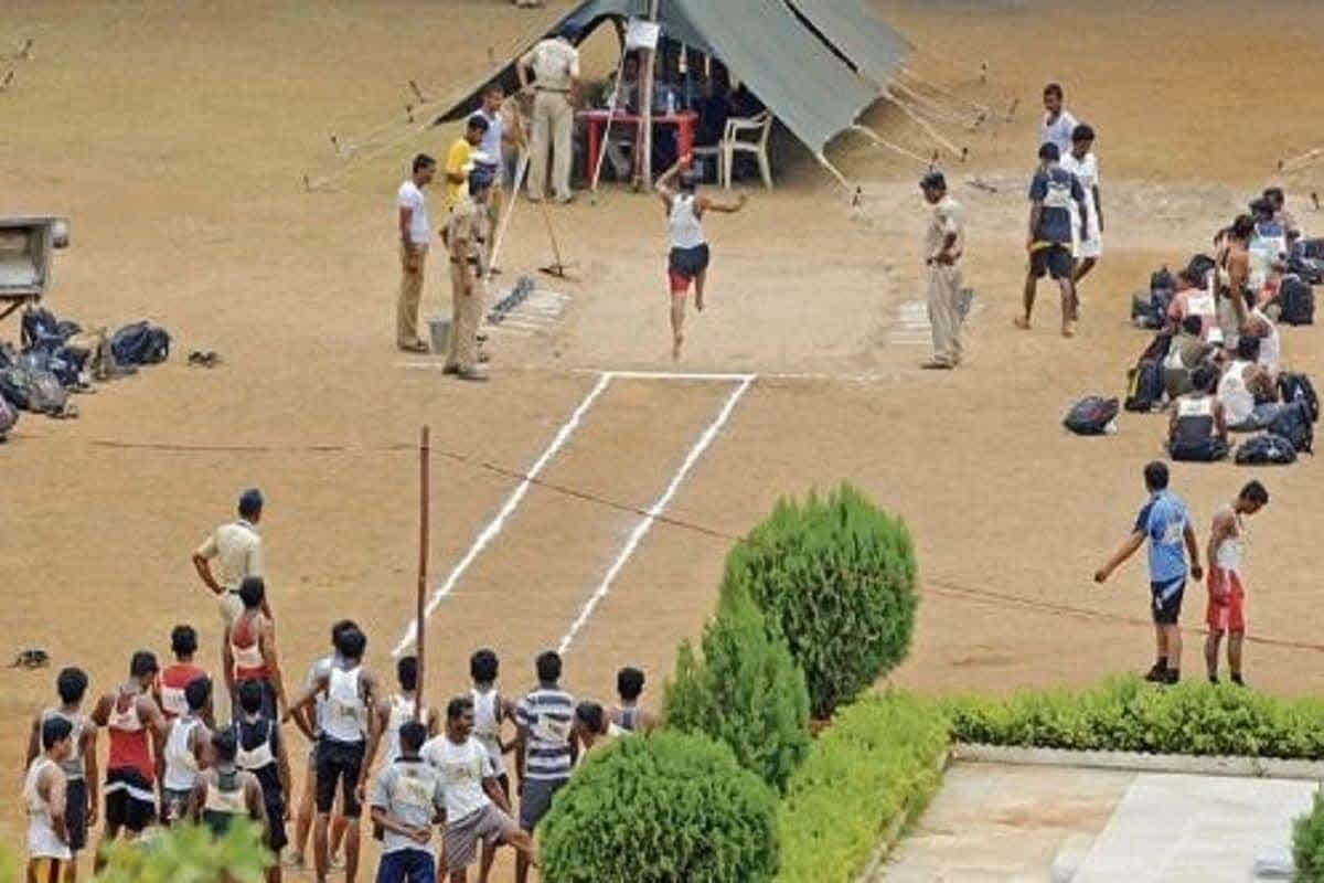 Constable Bharti Physical Test: कॉन्स्टेबल भर्ती परीक्षा के फिजिकल टेस्ट के दौरान 100 से ज्यादा अभ्यर्थी हुए बेहोश, तीन की मौत, डॉक्टर ने कहा- स्टेमिना बढ़ाने दी गई थी ऐसी दवा