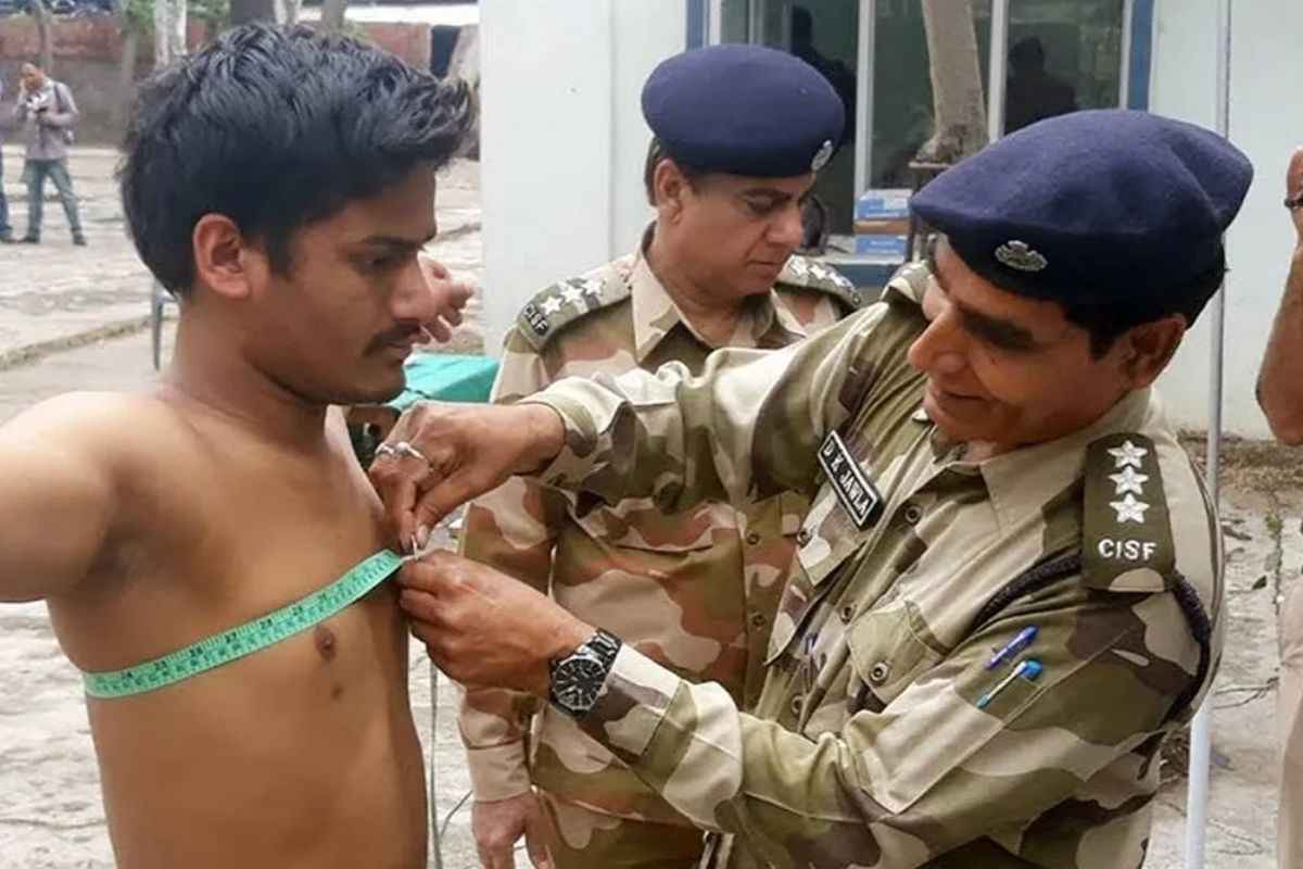 CISF Recruitment 2024: देश के सबसे प्रतिष्ठित अर्धसैनिक बल CISF में निकली बम्पर भर्तियां.. देखें ले पात्रता और आवेदन का लास्ट डेट