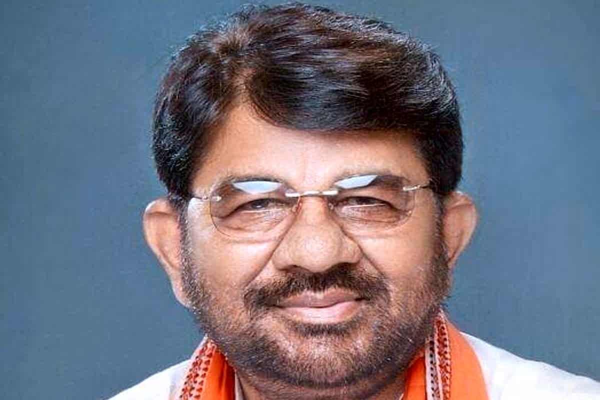 Lakhan Patel Statement: गौरक्षा के लिए प्रदेश सरकार उठाने जा रही ये कदम, पशुपालन मंत्री लखन पटेल ने किया ऐलान