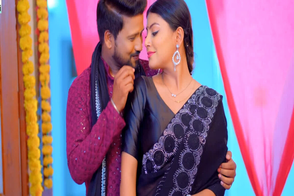 Mahi Srivastava Romance Video