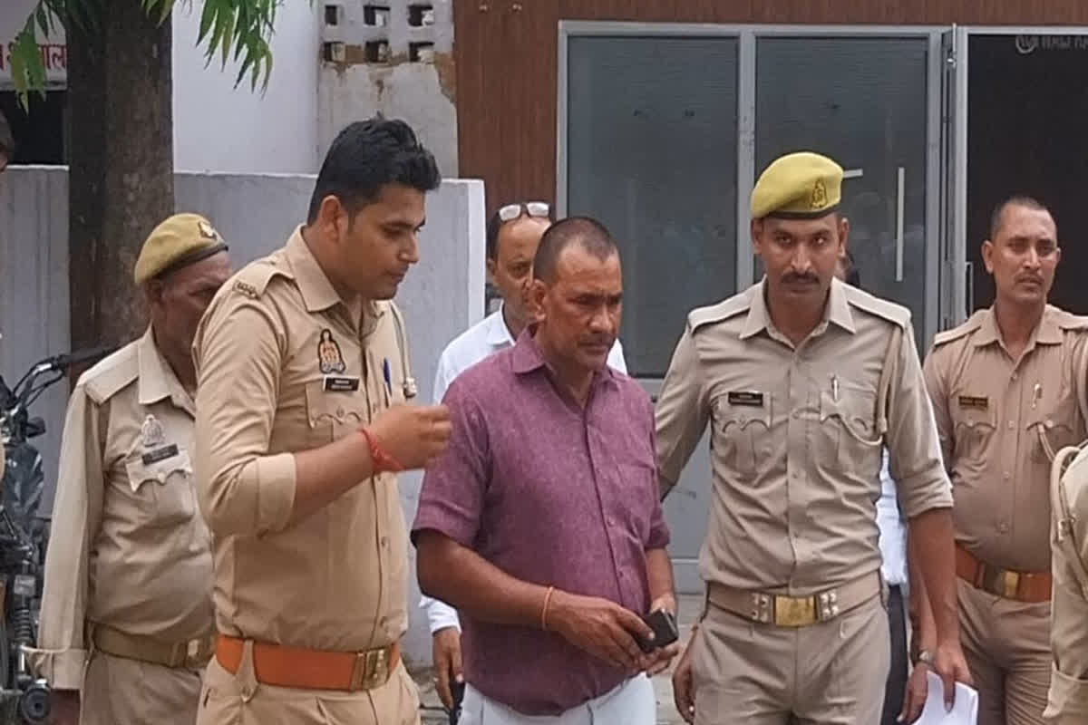 Kannauj Minor Rape Case: नाबालिग से दुष्कर्म मामले में गिरफ्तार सपा नेता नवाब सिंह यादव से पार्टी ने झाड़ा पल्‍ला, पत्र जारी कर कही ये बातें