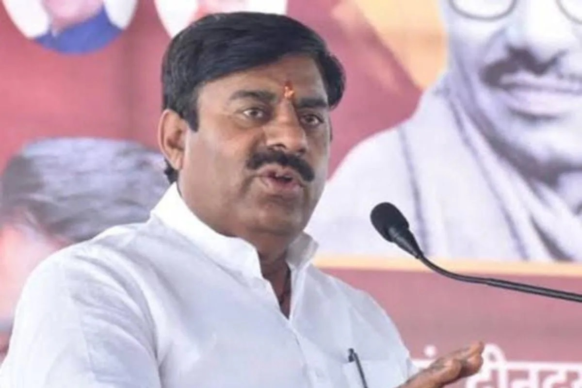 Rameshwar Sharma on Kharge: महाकुंभ पर ऐसा बयान देकर घिरे मल्लिकार्जुन खरगे, भड़के MP के भाजपा विधायक, कहा- नाक रगड़कर माफी मांगे नहीं तो…