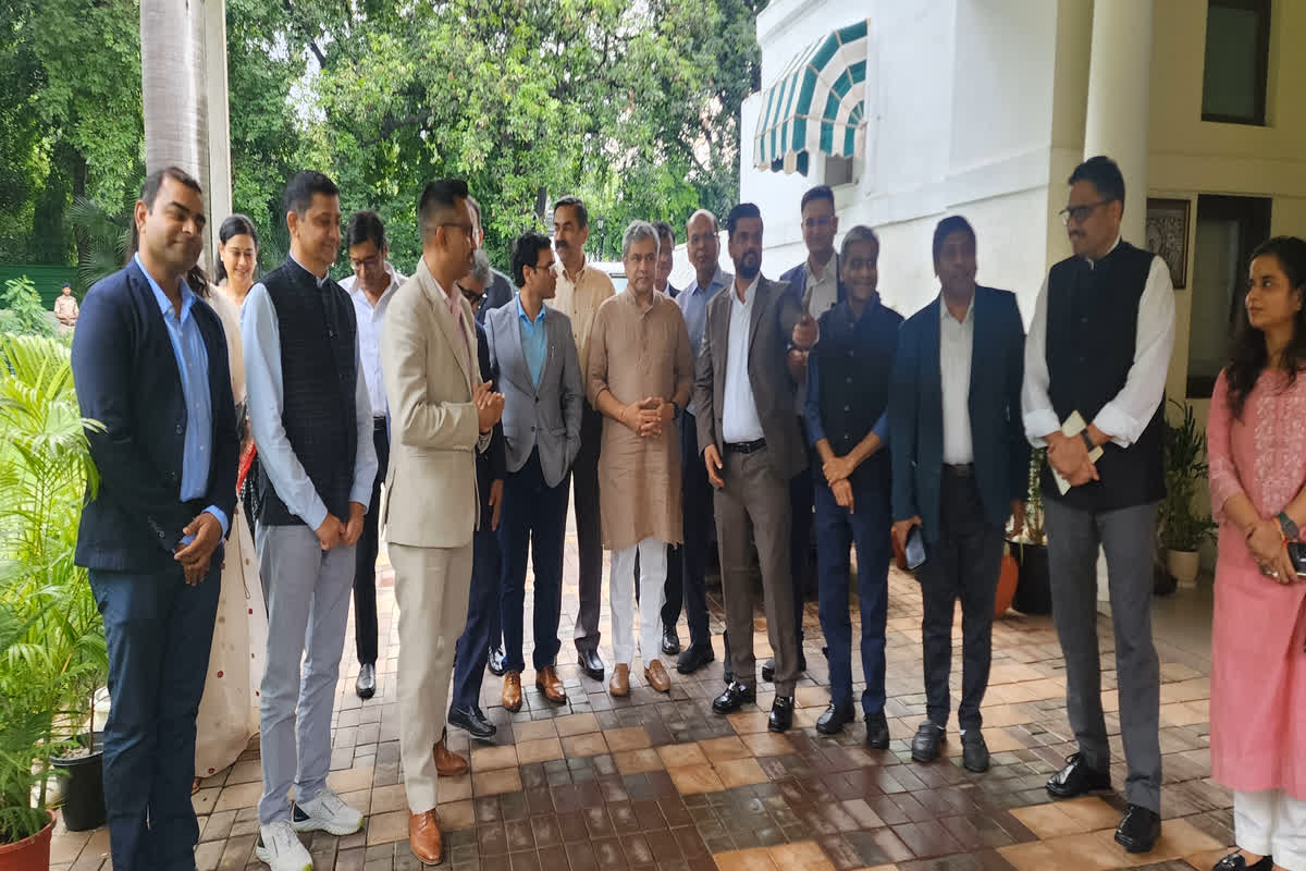 IBC24 के COO विवेक पारख ने NBF प्रतिनिधियों के साथ सूचना और प्रसारण मंत्री अश्विनी वैष्णव से की मुलाकात, इन अहम मुद्दों पर रखी अपनी बात
