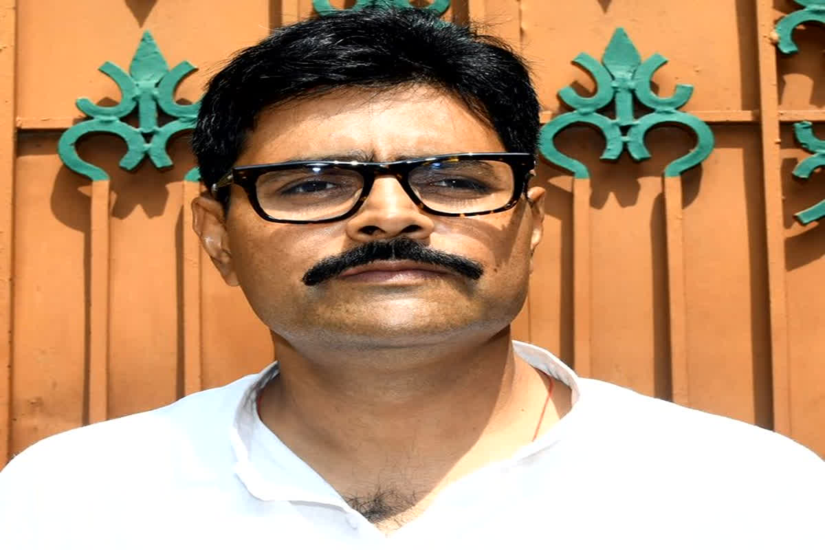 अयोध्या में किशोरी से दुष्कर्म, सपा के बागी विधायक ने खोला राज! पहले भी कई लड़कियां हो चुकी शिकार