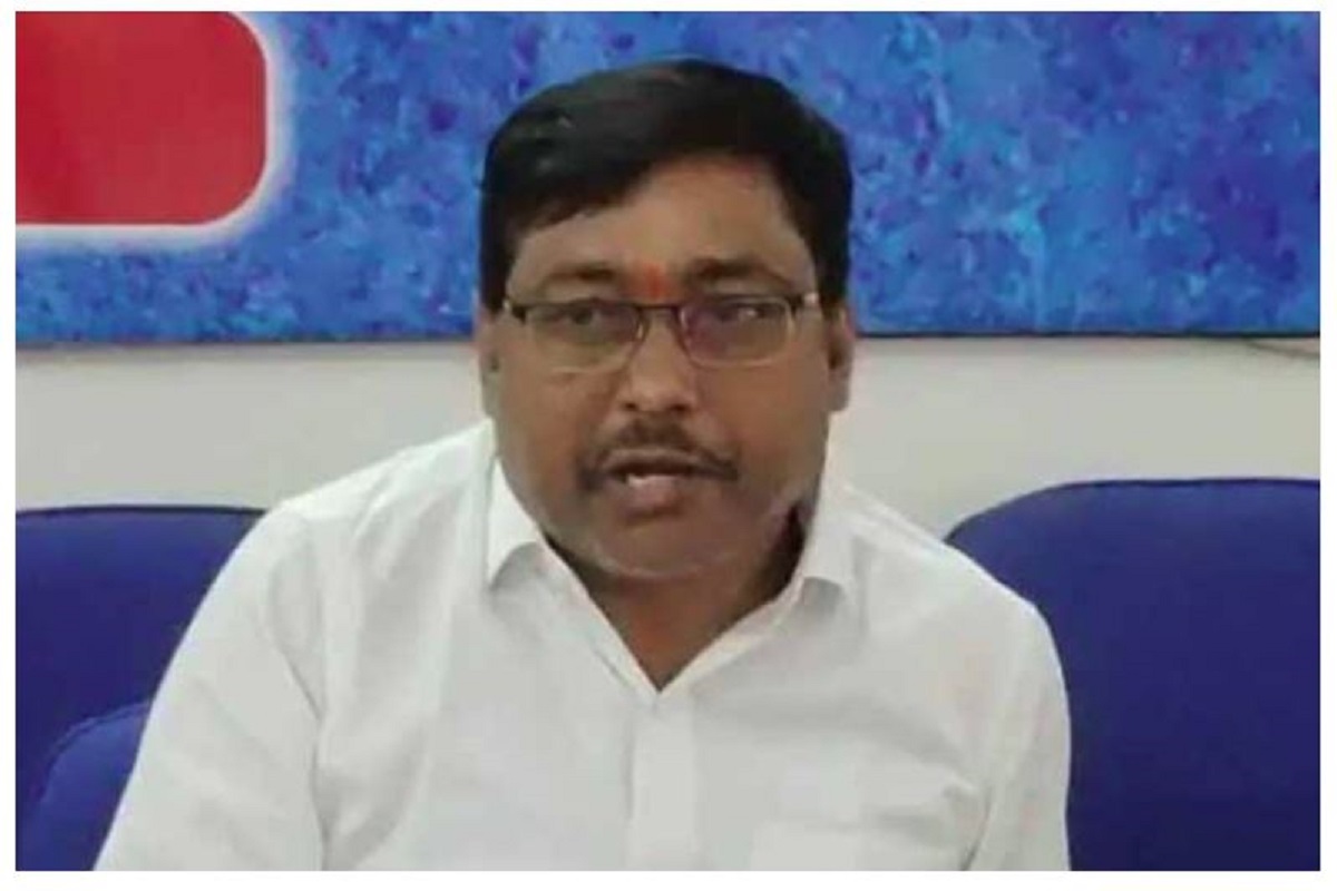 बीजेपी नेता गिरफ्तार, आदिवासी युवक के साथ गाली-गलौज पर कार्रवाई, कलेक्टर से भिड़कर आए थे चर्चा में