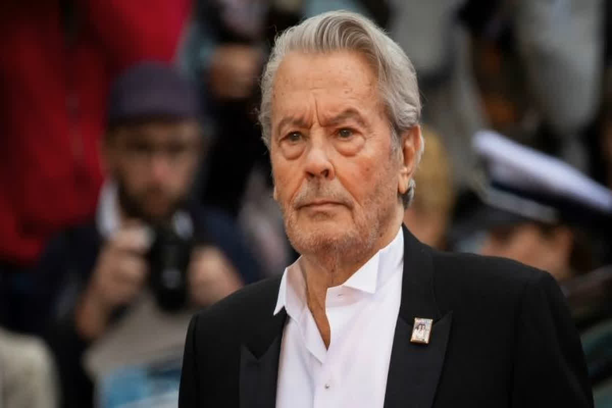 Famous actor Alain Delon passed away : इस मशहूर अभिनेता का निधन, यहां फिल्म जगत में फैली शोक की लहर