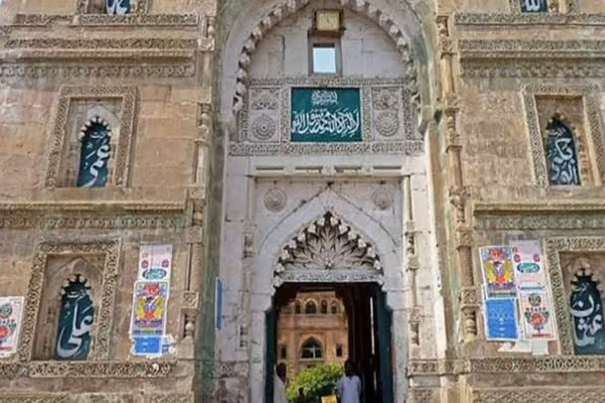 Atala Case: अटाला मस्जिद को मंदिर बताकर पूजा की मांग, दो सितंबर को होगी अगली सुनवाई