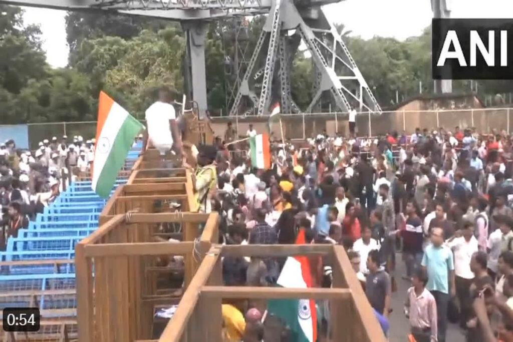 Police used water cannons to disperse protesters from Howrah Bridge