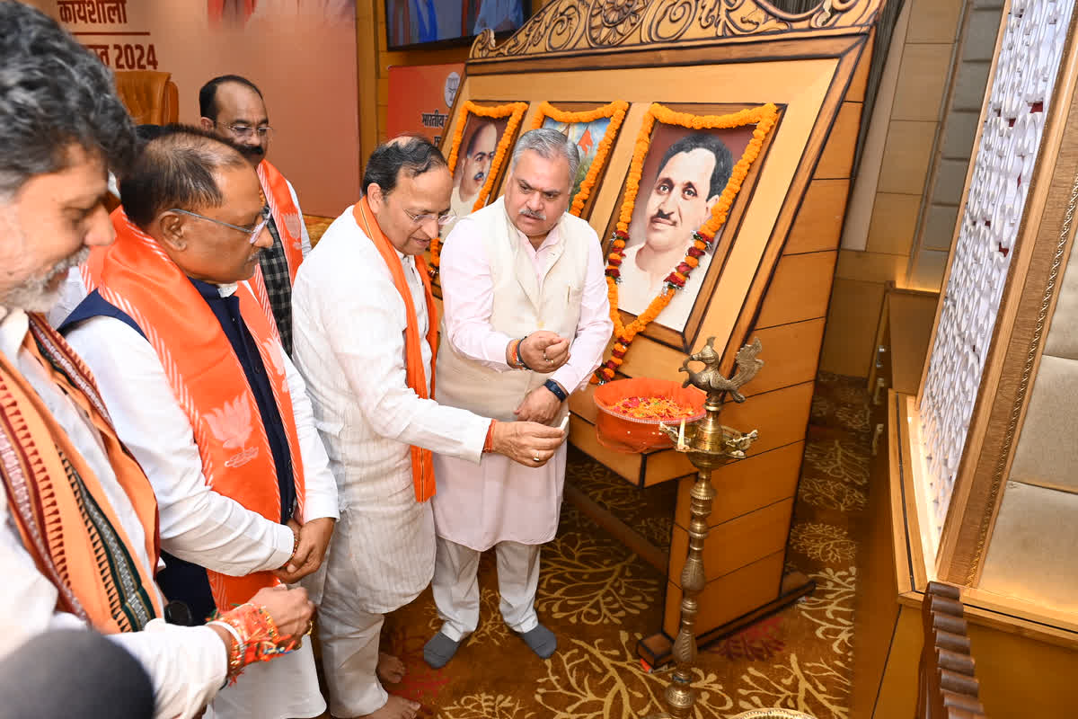 BJP Sadasyata Abhiyan: भाजपा के सदस्यता अभियान – 2024 और कार्यशाला का शुभारंभ, राष्ट्रीय महासचिव अरुण सिंह, सीएम साय समेत कई दिग्गज रहे मौजूद