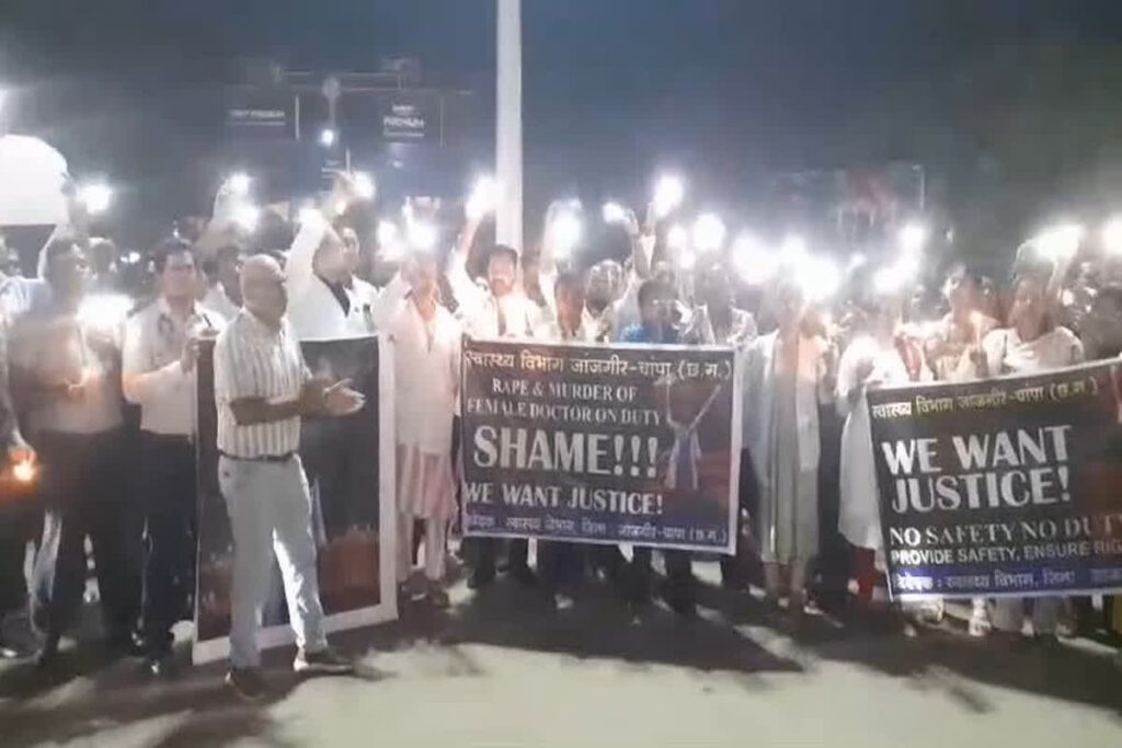 Doctors took out candle march
