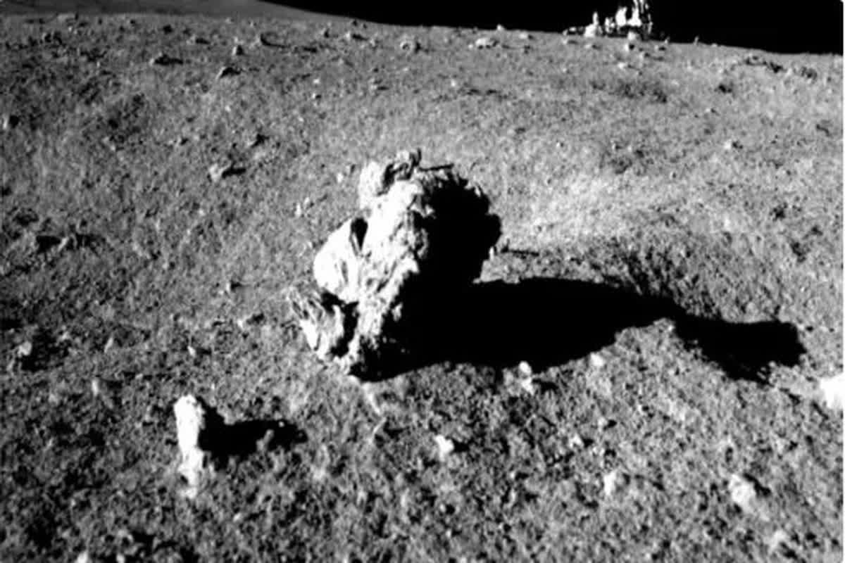 Chandrayaan-3 landing anniversary : चंद्रयान-3 की पहली लैंडिंग एनिवर्सरी, विक्रम लैंडर और प्रज्ञान रोवर ने फिर दी बड़ी खुशखबरी, ISRO ने शेयर की तस्वीरें