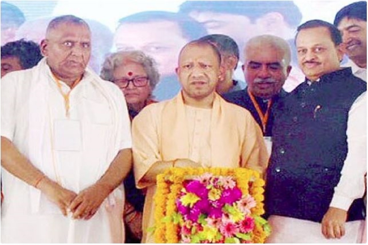 सीएम योगी का बड़ा ऐलान, दो साल में मिलेगी दो लाख लोगों को नौकरी, 20 फीसदी लड़कियों को मौका