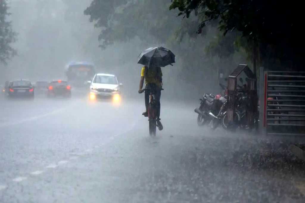 Weather update : देश में इस बार सितंबर तक होगी झमाझम बारिश, मौसम विभाग ने दी अहम जानकारी