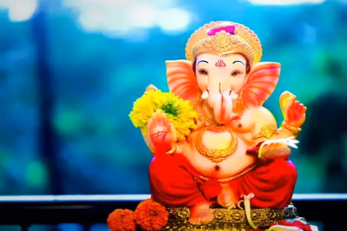 Ganesh Mantra:  बुधवार के दिन राशि के अनुसार करें श्री गणेश के इन मंत्रों का जाप, आर्थिक तंगी से मिलेगा छुटकारा