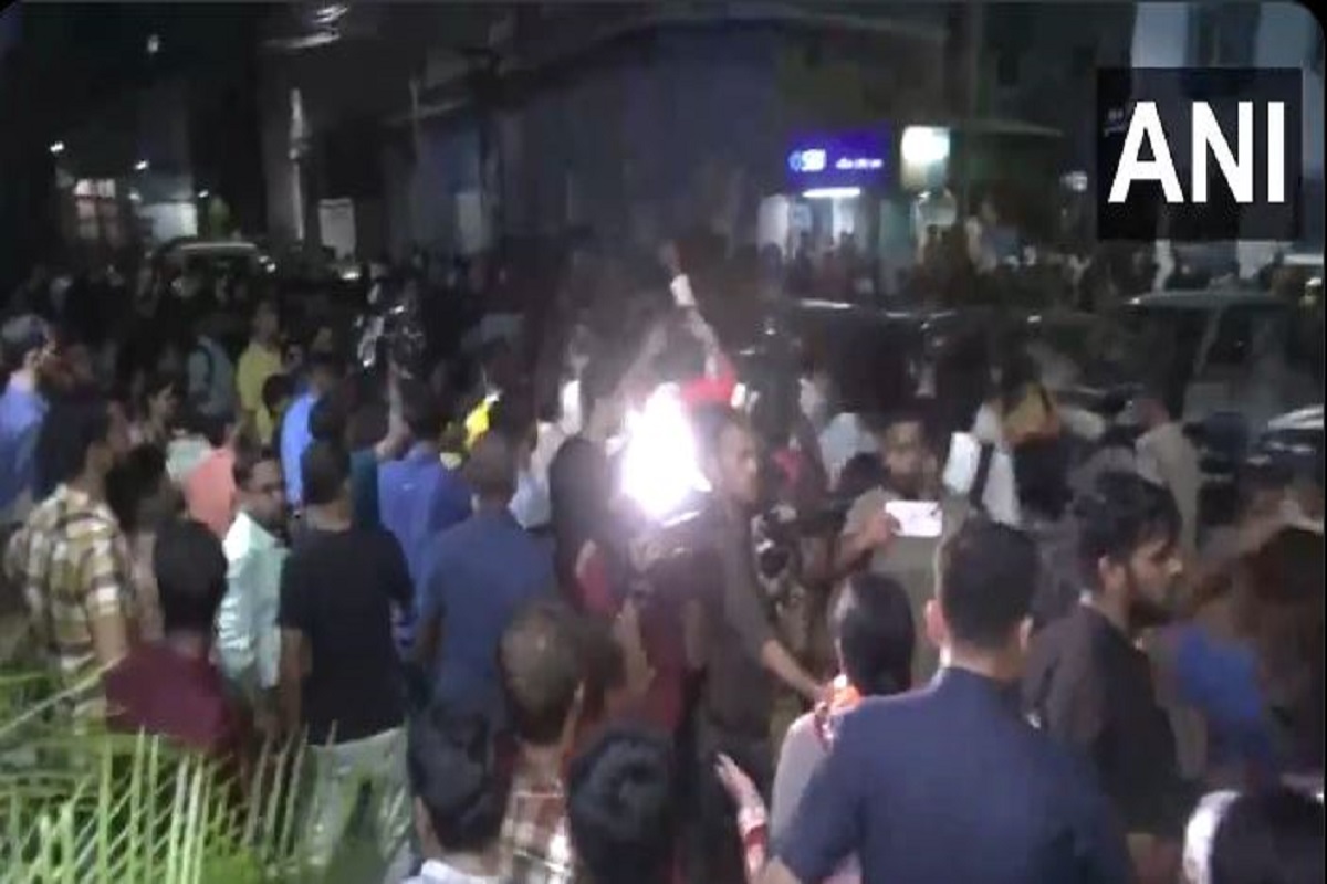 College student body found naked: मेडिकल कॉलेज में निर्वस्त्र अवस्था में मिला छात्रा का शव, बीजेपी विधायक ने रेप के बाद हत्या की आशंका जताई