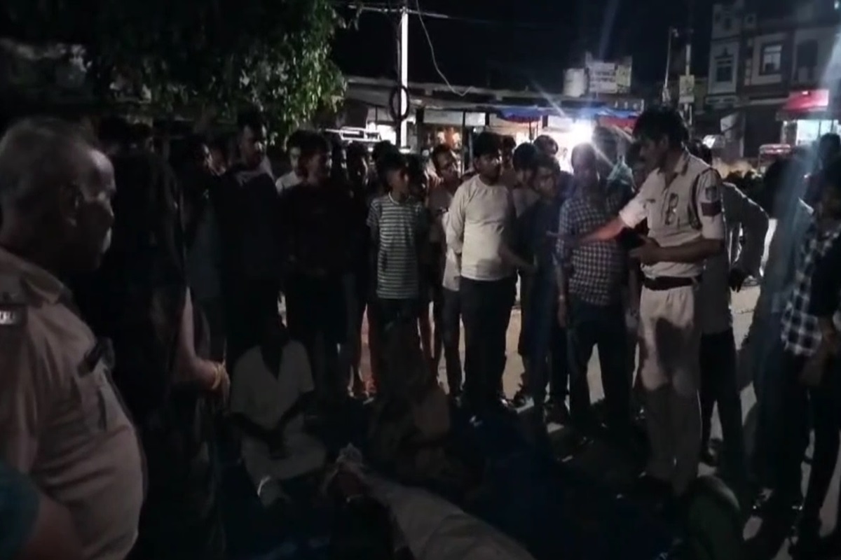 Devar Ne Ki Bhabhi Ki Hatya: कमरे में सो रही भाभी के साथ देवर ने किया ये कांड, कुछ सालों पहले हुई थी पति की मौत, अब परिजनों ने उठाया ये कदम