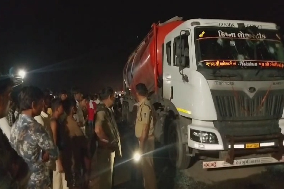 MP Road Accident: फिर खून से लाल हुई सड़क, सीमेंट से भरे कंटेनर ने बाइक सवार को मारी टक्कर, भाई बहन की मौत