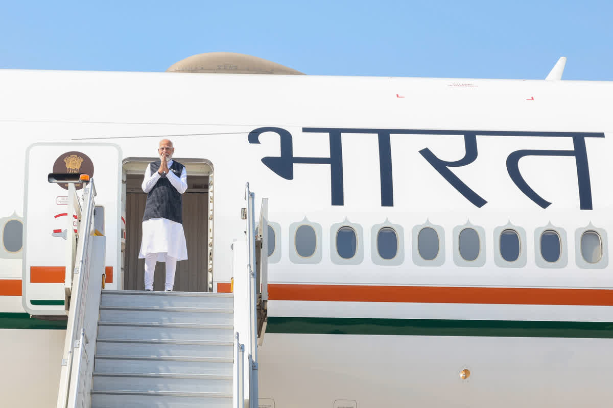 PM Modi visit to Poland and Ukraine: पोलैंड और यूक्रेन की ऐतिहासिक यात्रा पर पीएम मोदी रवाना, कीव के दौरे से पहले यूक्रेन जंग पर दे दिया दुनिया को संदेश