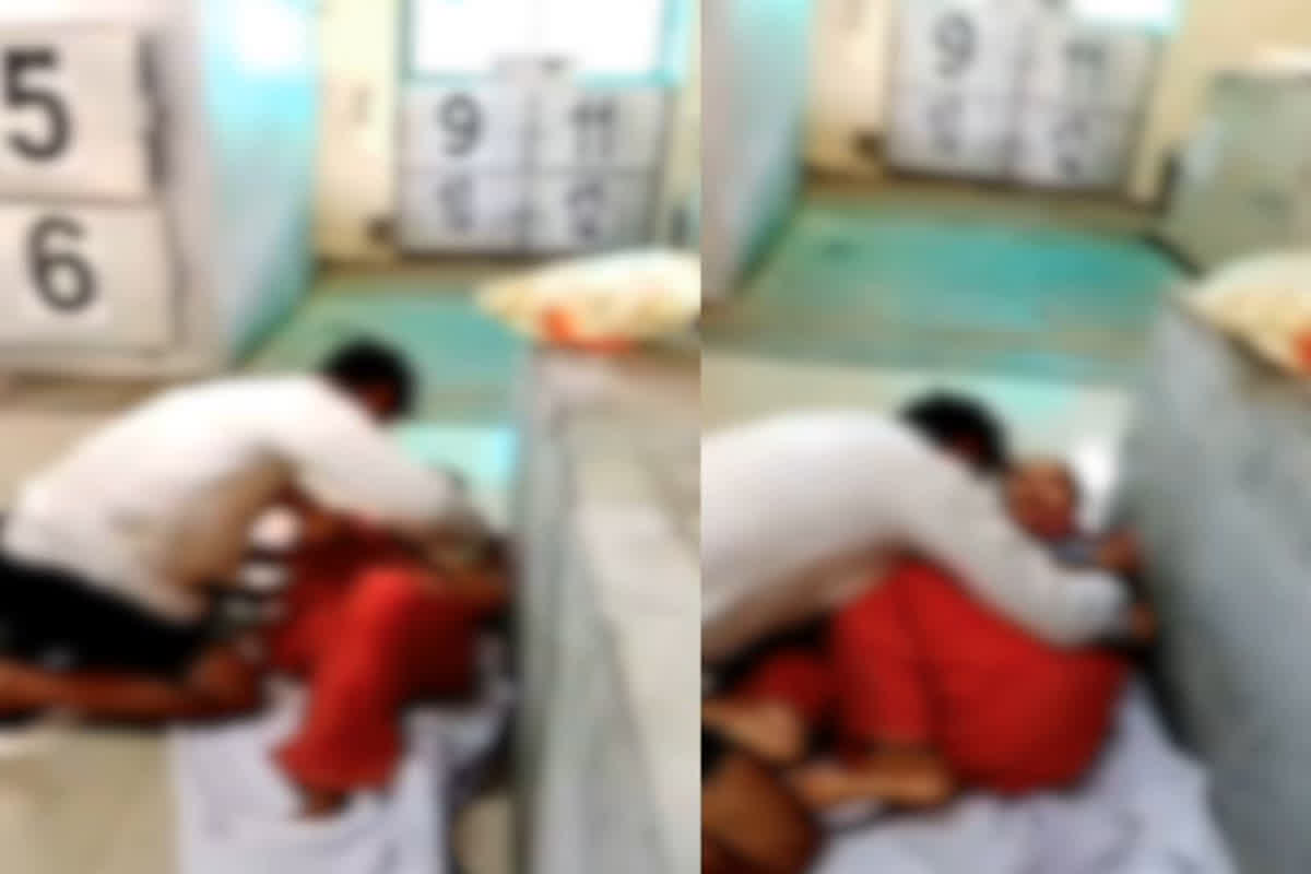 Ayashi ka video Viral: लाशों के बीच महिला के साथ रंगरलिया मना रहा ​था सफाईकर्मी, दोनों को आपत्तिजनक हालत में देखकर दंग रह गए लोग