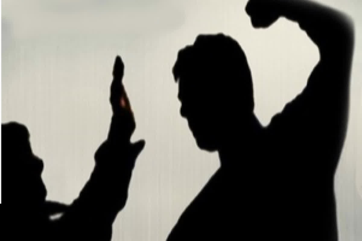 BJP leader beats up Teacher: BJP नेता की दबंगई… नशे में धूत होकर पहुंचे स्कूल, फिर शिक्षक के साथ गाली-गलौज कर की ऐसी हरकत