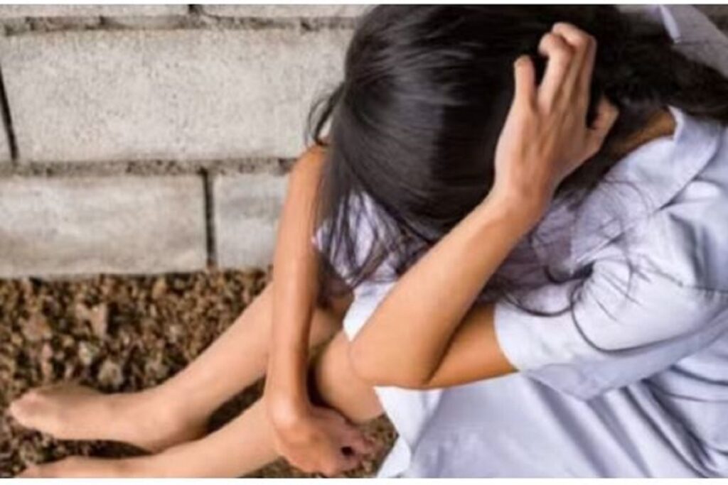 Father raped his minor daughter