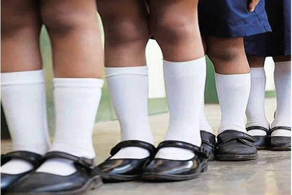 Teacher remove​ underwear and pads girls students