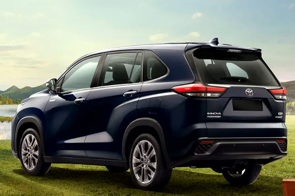 Toyota Innova Hycross Booking Started