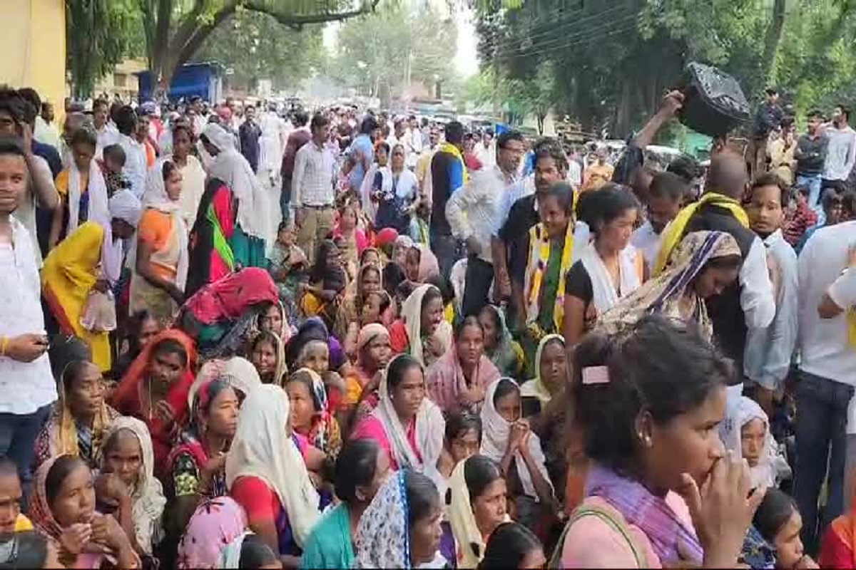 तीन महीने बाद भी नहीं हो सका शव का अंतिम संस्कार! युवक की हत्या पर NH43 जाम, परिजनों ने किया शव लेने से इनकार